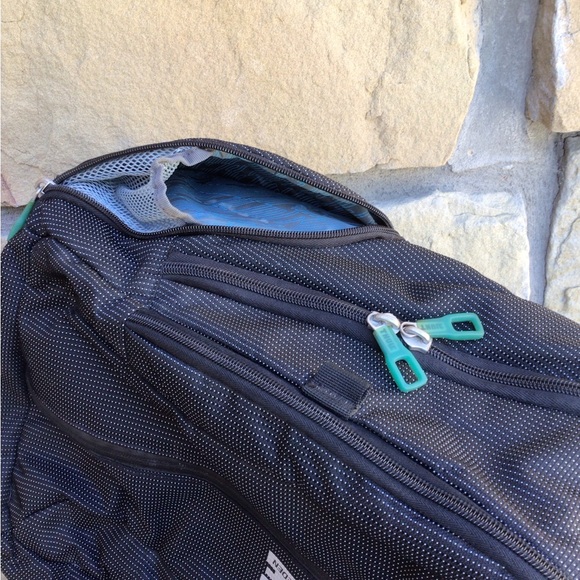 THULE Sweden outdoor gear multiple compartments backpack - Picture 6 of 15